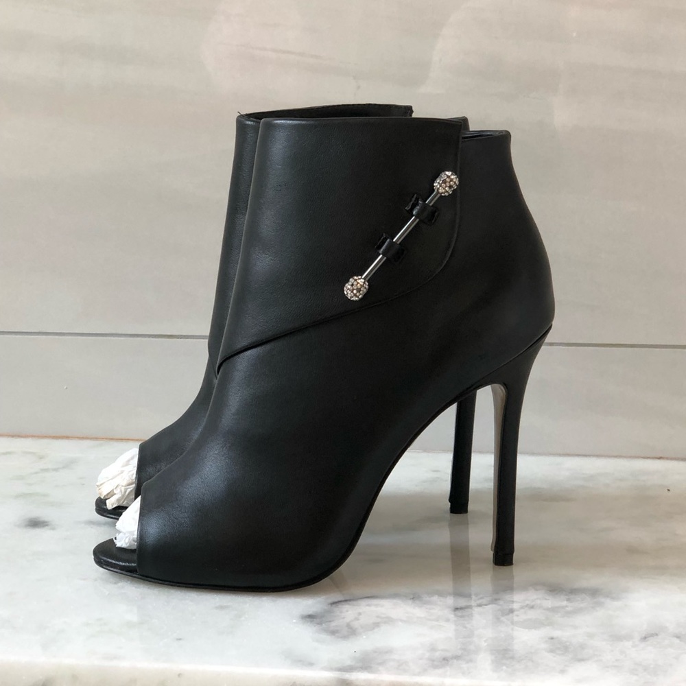 Badgley Mischka Julesa Bootie